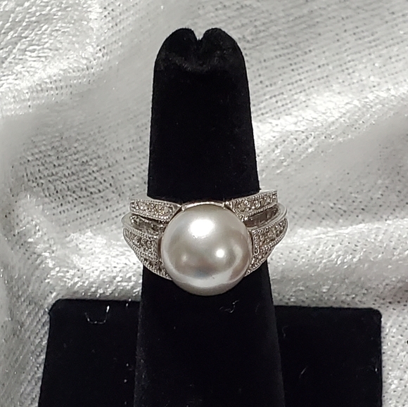 Ring - Picture 4 of 4